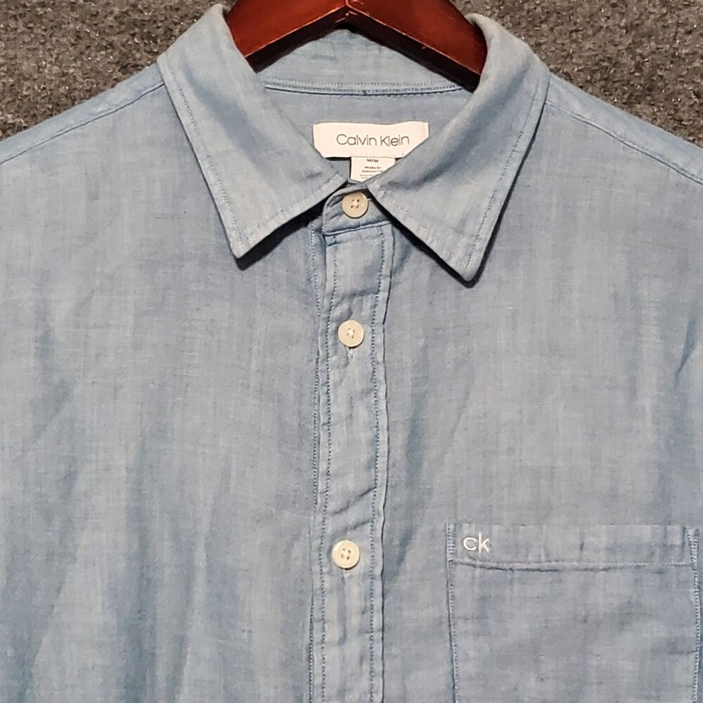 Calvin Klein Shirt Mens Medium Blue Chambray Long Sleeve Button Up Casual Work